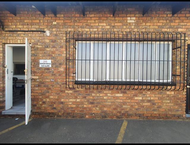59M² BUSINESS FOR SALE IN VANDERBIJLPARK CE